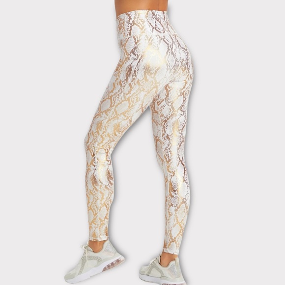 Fabletics Ultralux High Waisted Legging - Picture 3 of 16